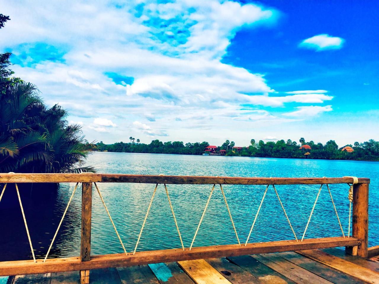 Kampot Riverfront Boutique Exterior photo